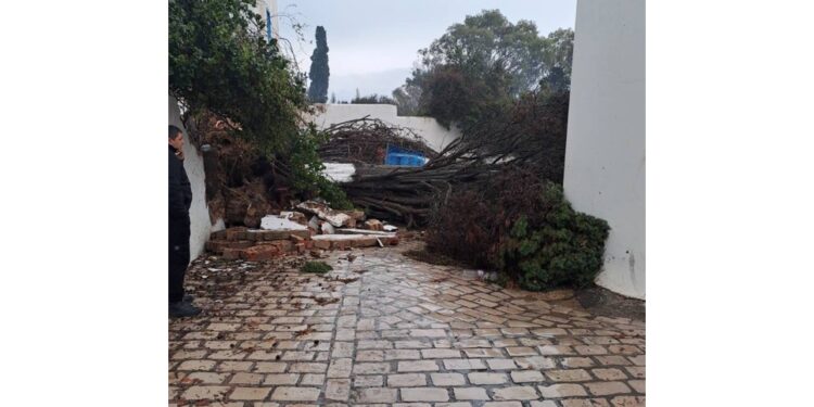 'Comune a rischio'. Evacuazioni e strade chiuse dopo piogge eccezionali