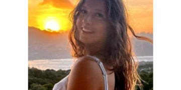 Studenti tornano a scuola dopo la pausa natalizia. Fine lezioni anticipata per i funerali