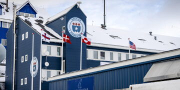 Conclusa all'Eliseo la riunione urgente del Consiglio di Difesa da Macron