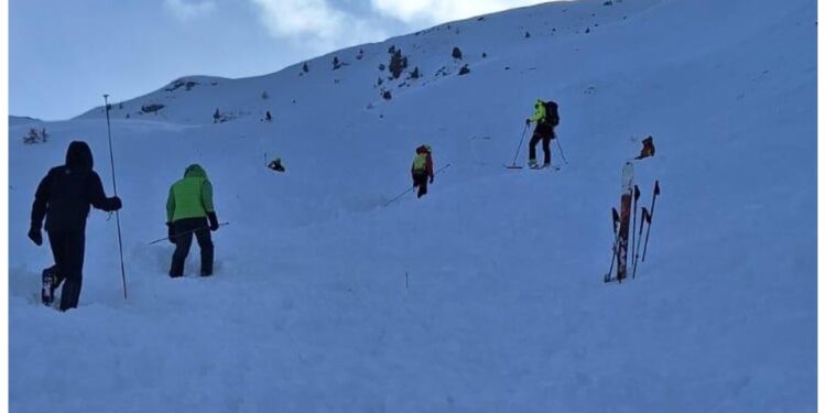 Il corpo recuperato dal Soccorso alpino valdostano