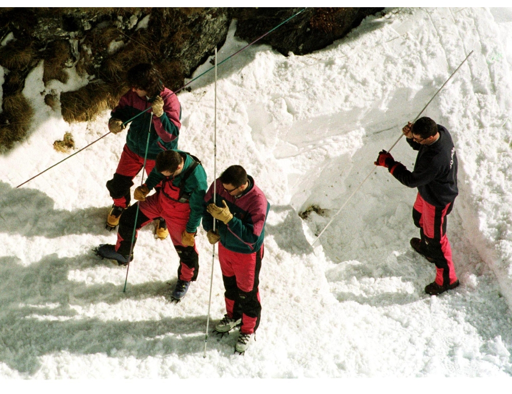Valanga sui Pirenei spagnoli, un morto