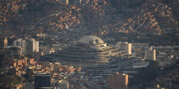 La presidente ad interim Rodríguez annuncia lo stop al carcere simbolo della repressione