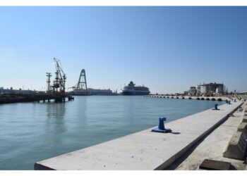 Traghetti regolari per l'Elba