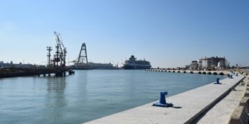 Traghetti regolari per l'Elba