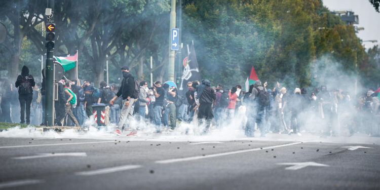 In corso operazione di polizia denominata Riot per gli scontri del 3 ottobre