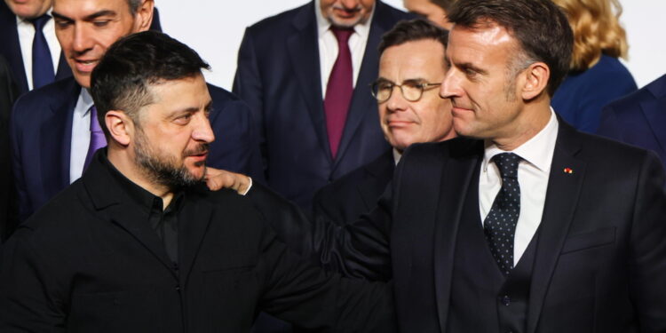 A Parigi 'documenti sostanziali e non solo parole'