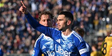 Da Cunha esulta dopo aver segnato la rete decisiva (foto Colombo)