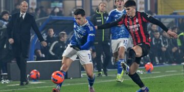 Un duello tra il graco Douvikas e Bartesaghi (foto Roberto Colombo)