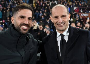 Cesc Fabregas e Massimiliano Allegri prima del match (foto Roberto Colombo)
