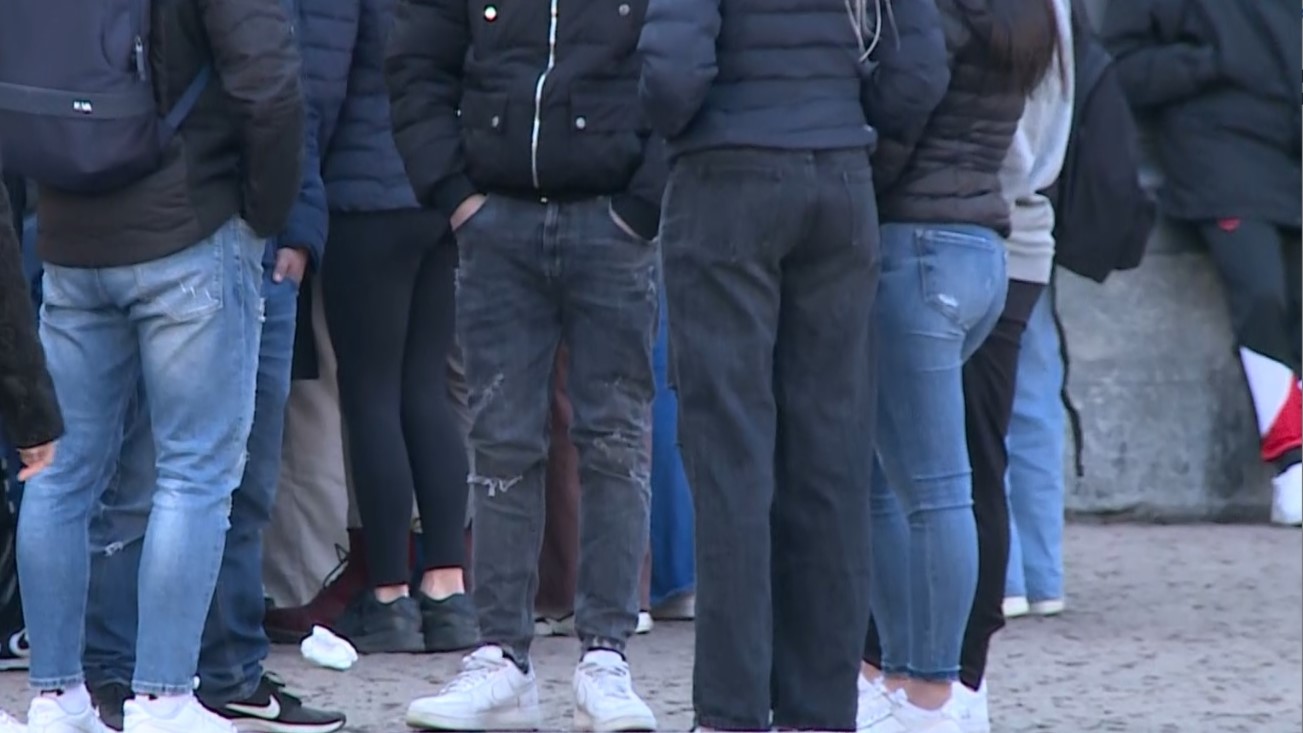 Ancora maranza nel Comasco. Botte, rapine e stalking, quattro minorenni in comunità