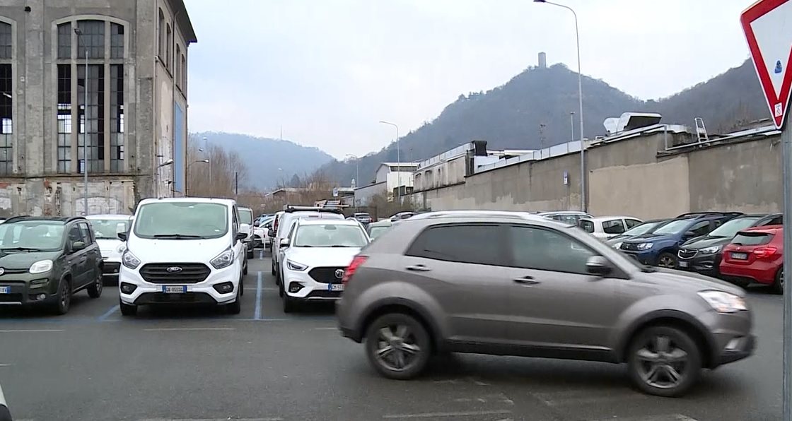 Como, parcheggi nell’area ex Ticosa. Il sindaco: “Pratica chiusa entro fine mandato. La priorità sono i residenti”