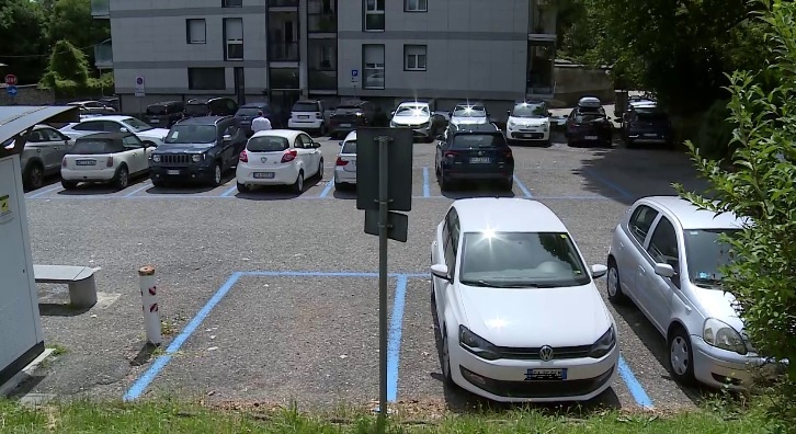 Questa immagine ha l'attributo alt vuoto; il nome del file è parcheggio-Pulesin.jpg