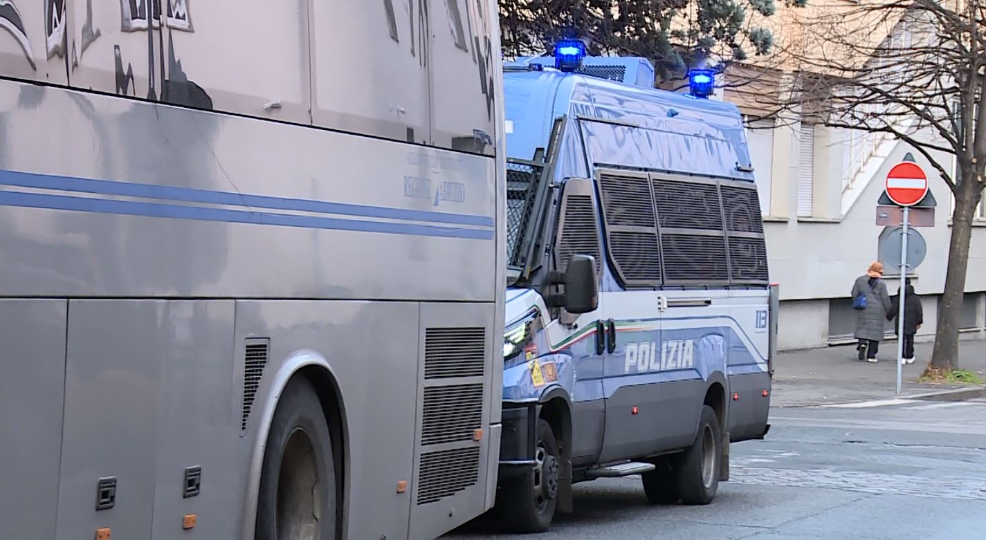 Como – Bologna, scontri e violenza tra tifosi prima della partita