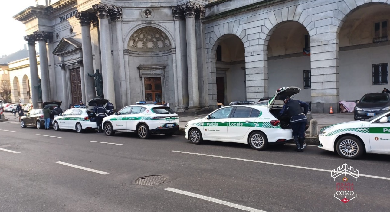 Via Pastrengo, sgomberata ex stamperia: intervento della polizia locale di Como, denunciati due immigrati