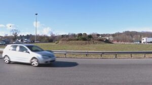 Proposte per la rotonda all’ingresso di Como: lago, seta e Volta sul podio