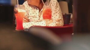 Domaso, bar trasformati in discoteche. Stretta sui locali con musica dal vivo, scattano le prime denunce