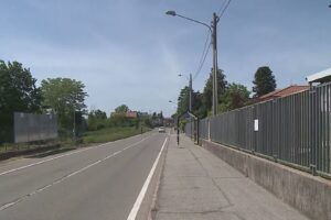 Scappano all’alt dei carabinieri, sull’auto trovati gioielli e contanti: tre arresti