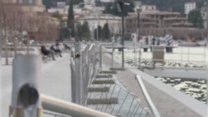 Parapetti del lungolago di Como interviene il governatore lombardo: “Li ultimiamo”