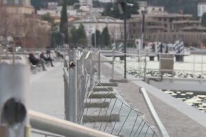 Parapetti del lungolago di Como interviene il governatore lombardo: “Li ultimiamo”