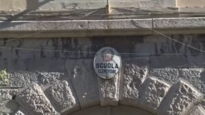 Scuole da chiudere, il sindaco: “Numeri drammatici, le nostre previsioni erano ottimistiche”