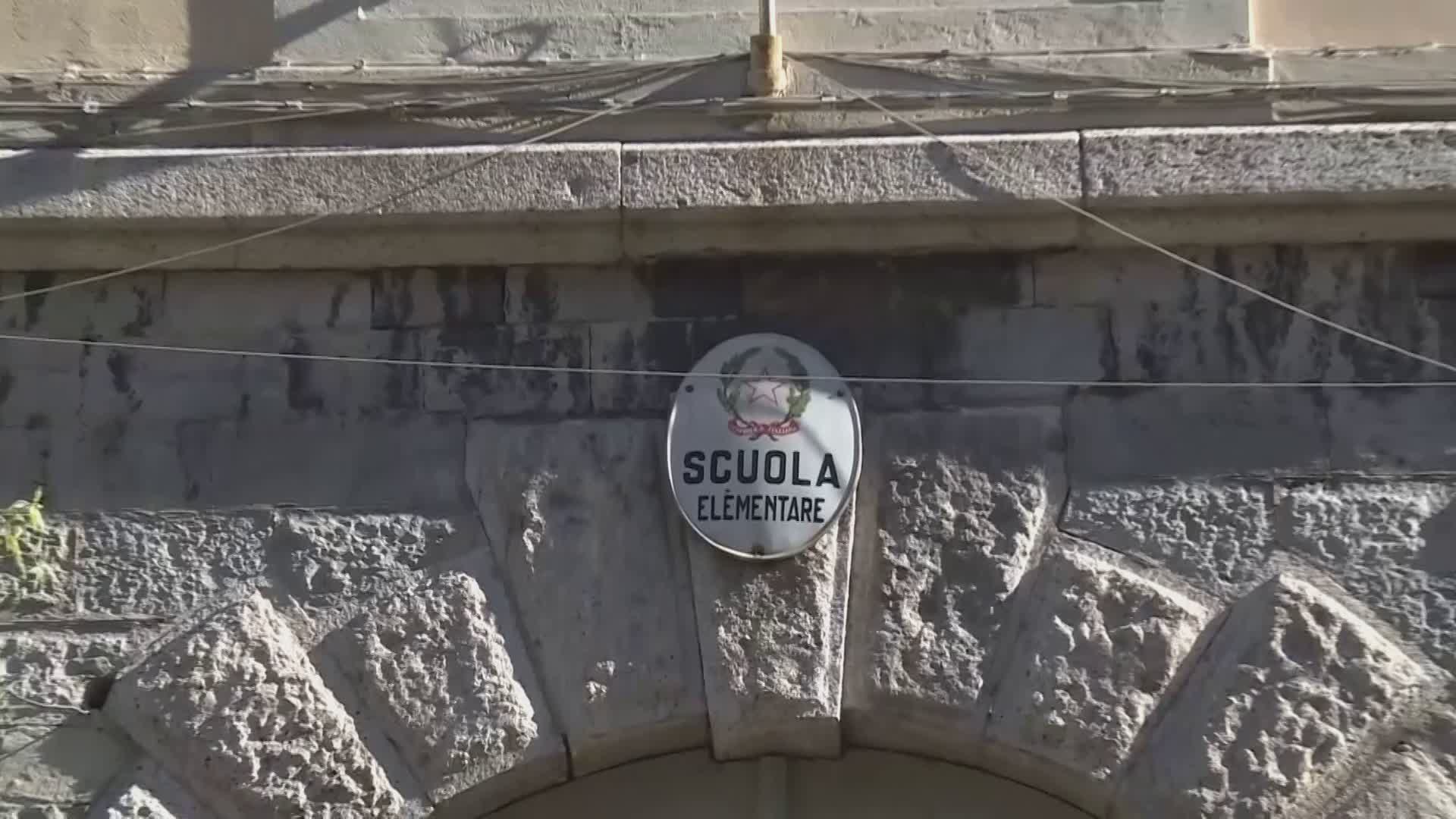 Scuole da chiudere, il sindaco: “Numeri drammatici, le nostre previsioni erano ottimistiche”