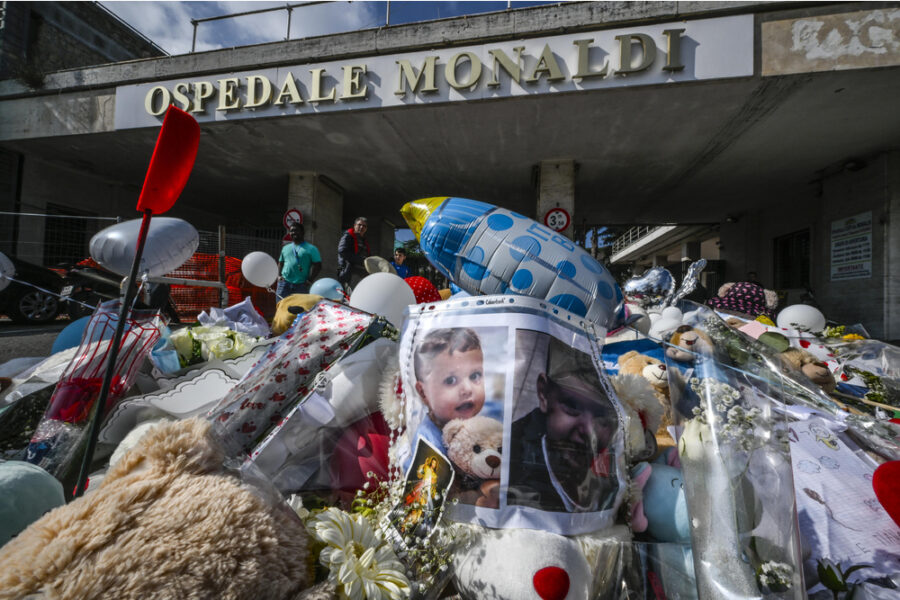 Con il conferimento dell'incarico ai consulenti del gip di Napoli