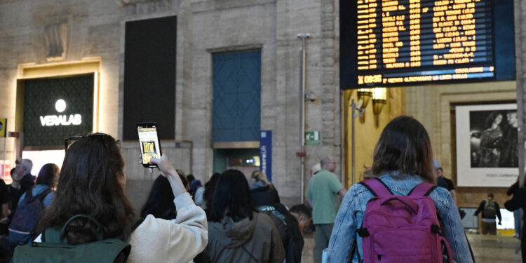 Circolazione prima 'fortemente rallentata' e dalle 9 in lenta ripresa