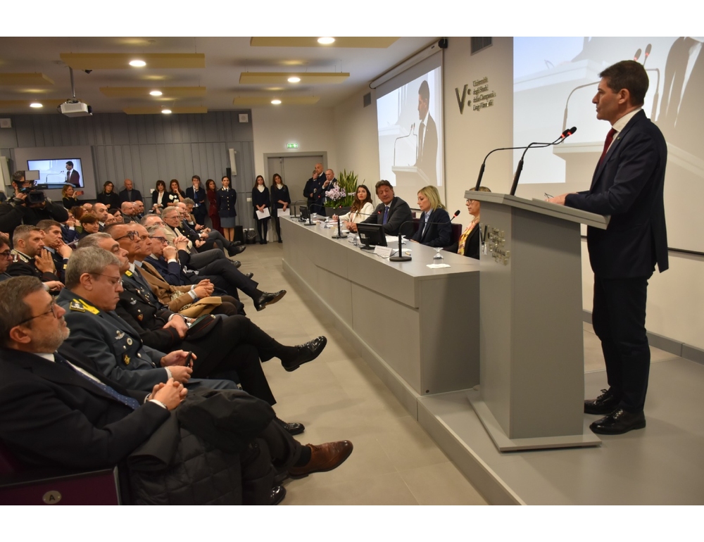 All'università della Campania. Il capo della Polizia: più prevenzione