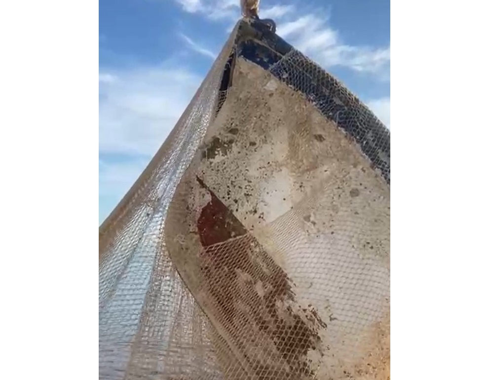 A Lampedusa i pescatori trovano barche di migranti nelle reti