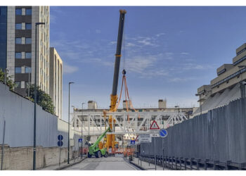 Installata la struttura in ferro