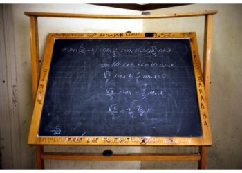 Ragazzino non ancora 14enne disarmato dagli insegnanti. Intervenuti i Carabinieri