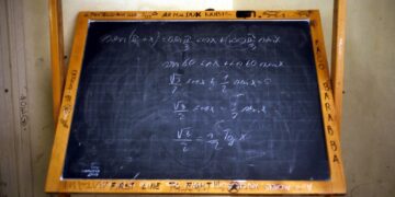 Ragazzino non ancora 14enne disarmato dagli insegnanti. Intervenuti i Carabinieri