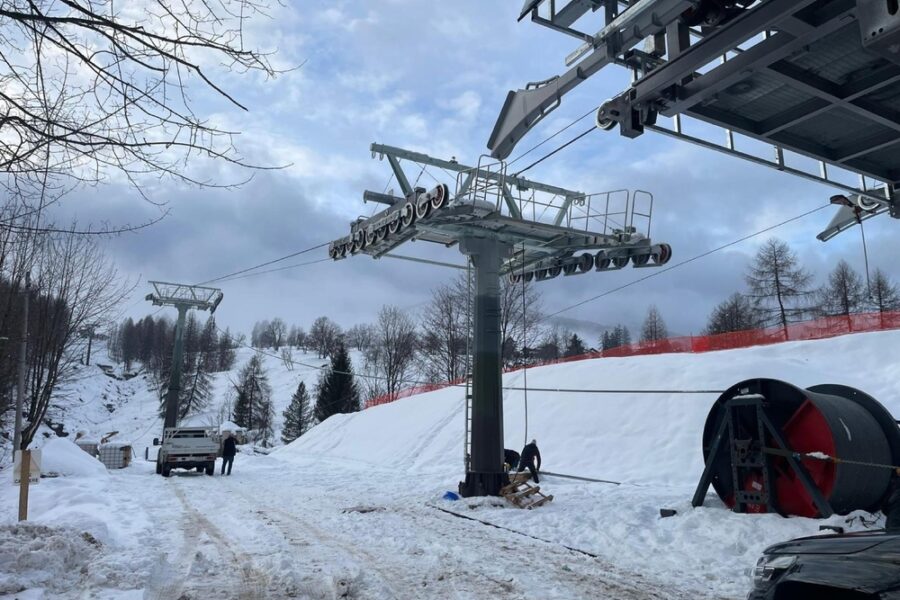 Le indagini a Belluno a carico di ignoti. I cittadini: 'frana e disastro colposi'