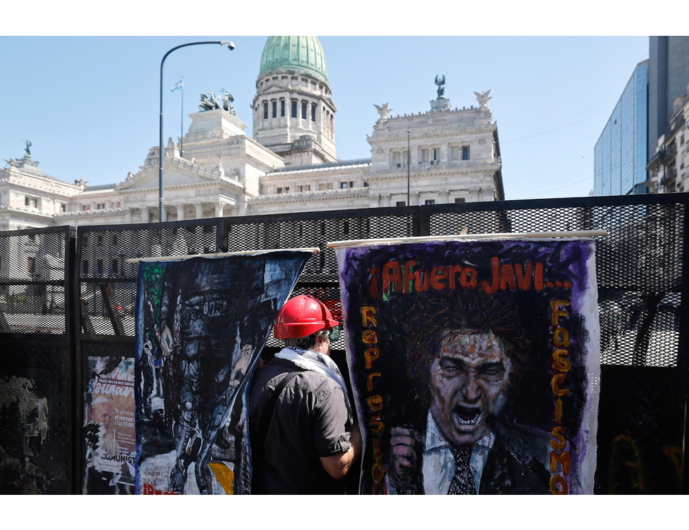 Argentina, approvata la controversa riforma del lavoro di Milei