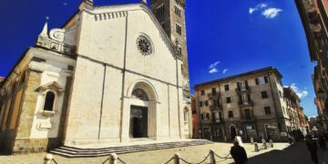 Si è colpito al ventre con un coltello