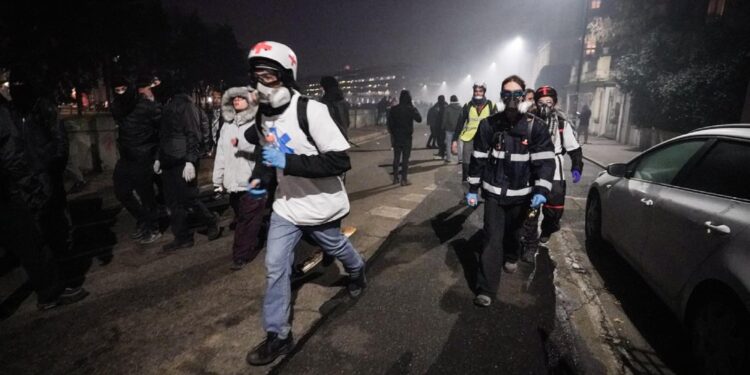 Centro sociale di Torino: "Ustioni