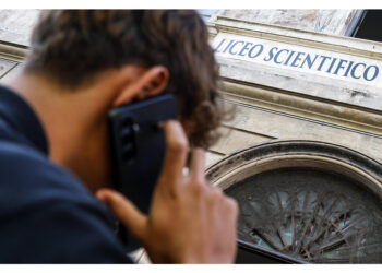 Perquisizioni in casa di studenti minorenni