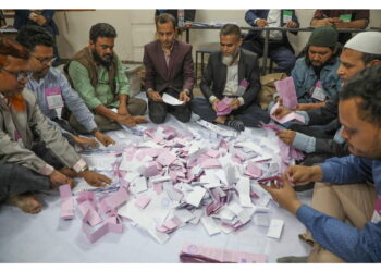 Congratulazioni da Usa e India. Gli islamisti denunciano 'manipolazioni' dei risultati