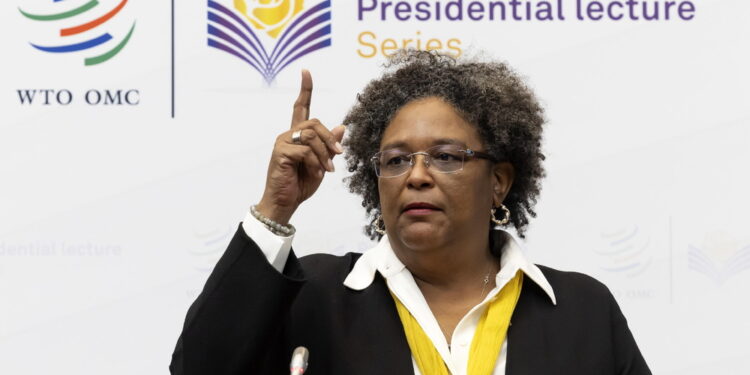 Il suo Partito laburista conquista tutti i 30 seggi in Parlamento