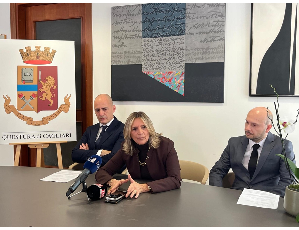 Accusato di stalking e gravi reati contro la pubblica amministrazione