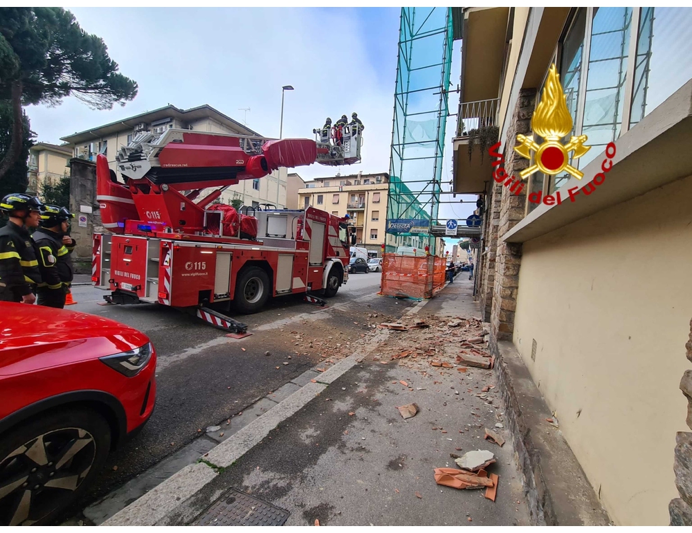 Una di loro è stata portata in codice giallo in ospedale