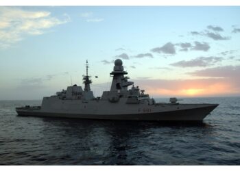 La Sparta IV naviga da alcuni giorni nel Mediterraneo