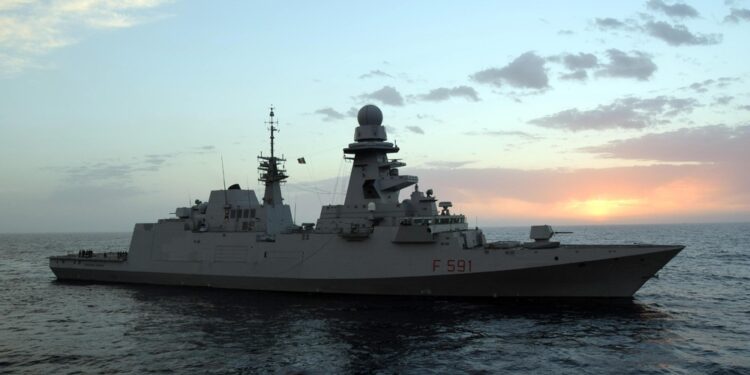 La Sparta IV naviga da alcuni giorni nel Mediterraneo