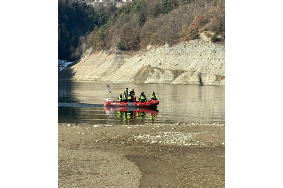 Pompieri al lago di Santa Giustina