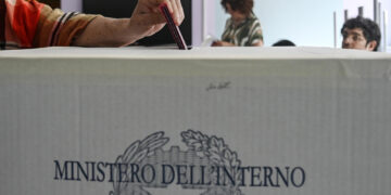 Vengono specificati gli articoli della Costituzioni che cambiano