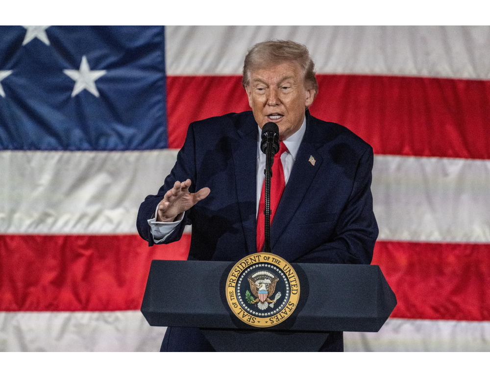 Centri sociali milanesi: ‘Scenderemo in piazza se viene Trump’