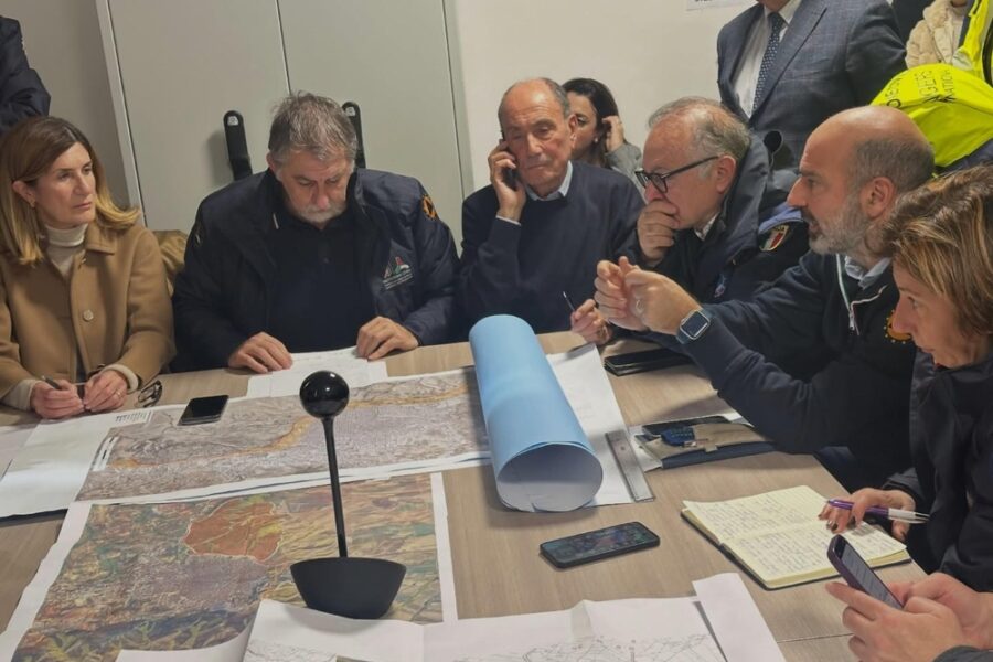 Capo della Protezione civile: 'Arriverà fino a 100 metri dal precipizio'