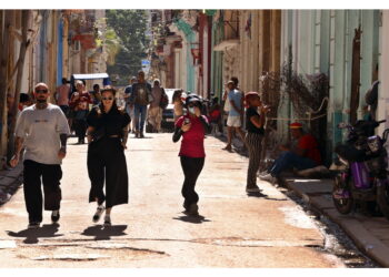 Su pressing del Partito comunista. Critiche dall'opposizione