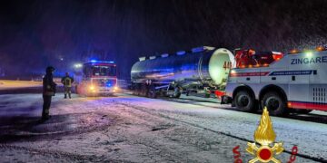 Intervento dei vigili del fuoco sulla Torino-Bardonecchia