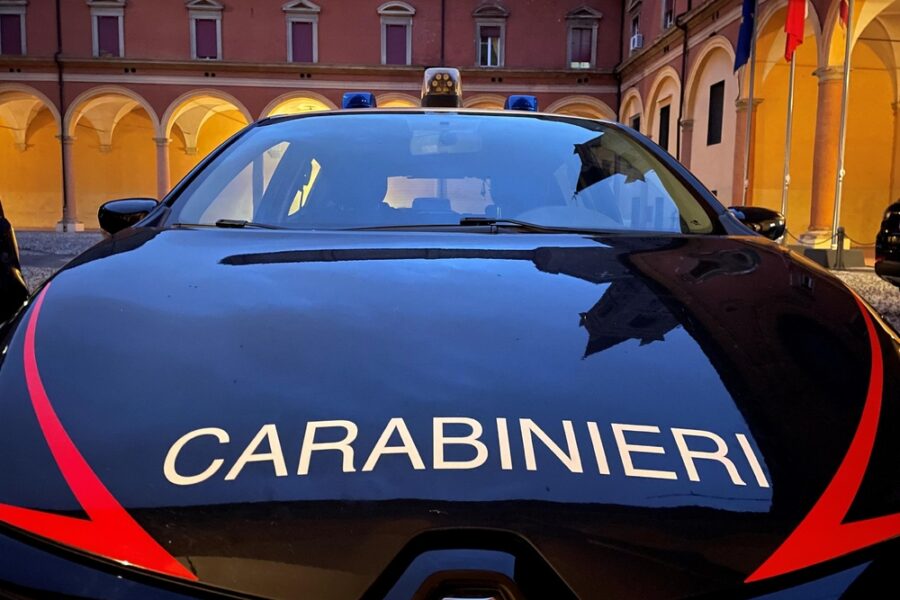 Un uomo si trovava intorno a casa di un amico dove erano in corso i lavori